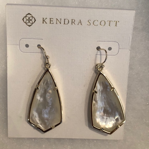Kendra Scott Jewelry - NWT Kendra Scott Drop Earrings